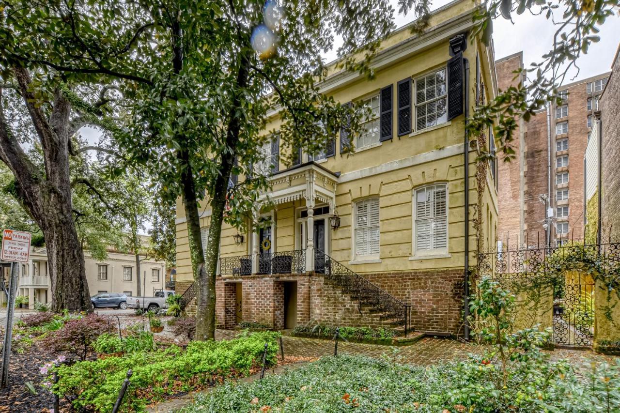 Modern Garden On Jones Savannah Exterior foto
